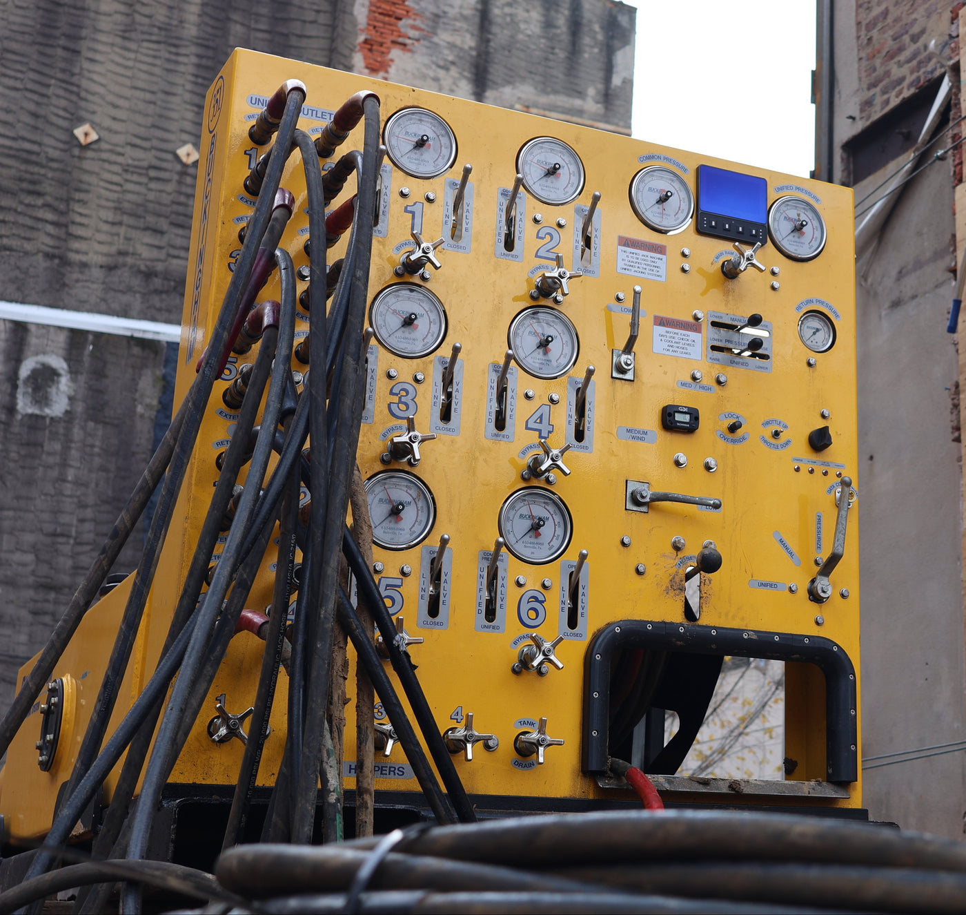 6-Port Unified Jack Machine