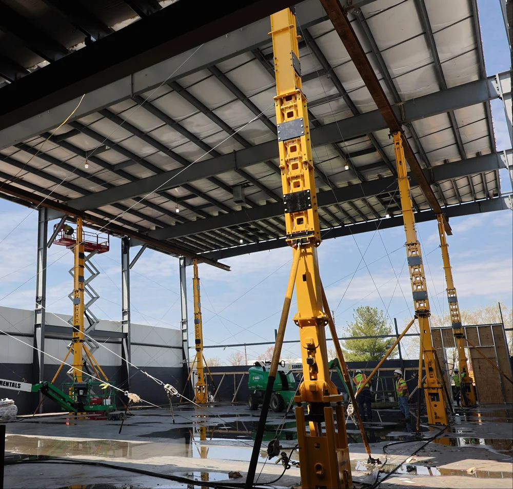 Each roof jack can extend from 14'11" to 26', giving crews substantial height range in one setup.