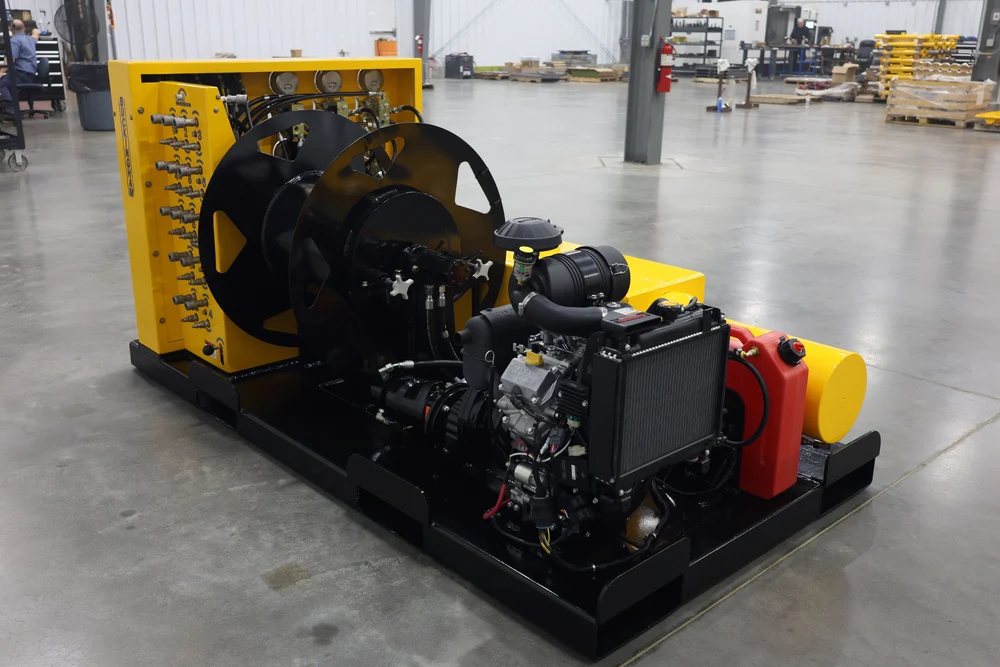 Heavy-duty, 3650-lb steel frame with 4-way fork pockets