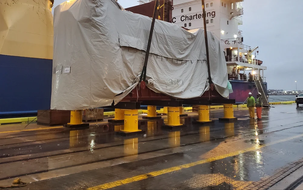 Standard Buckingham Setup Stands are rated at 120 tons, with a heavier-duty 150 Ton Setup Stand option rated at 300,000 lbs.