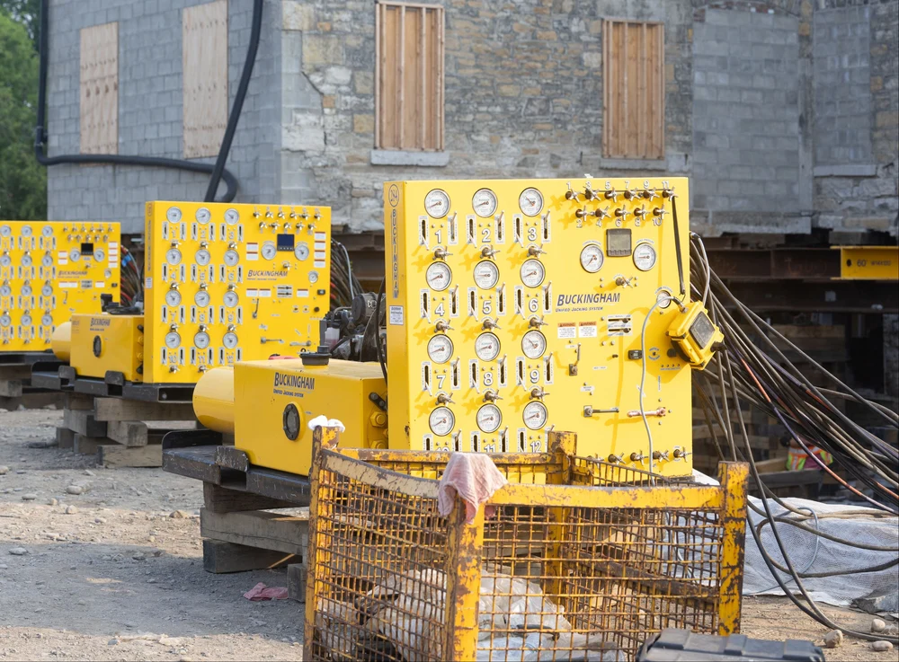 All machine are made standard with SMARTJACK™ compatibility to connect multiple machines together