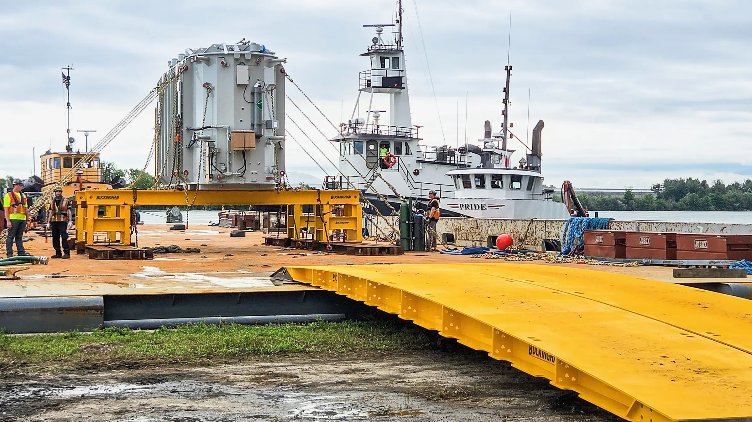 Suitable for jumping bridges, barge RoRo operations, substation infrastructure crossings, and other operations