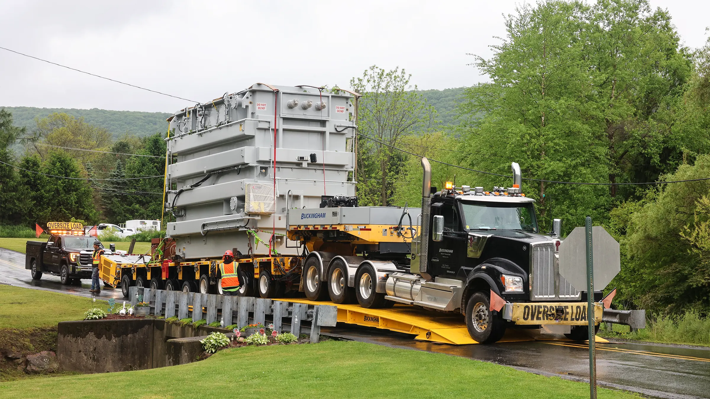 Helps minimize the risk of damage to bridges, culverts, and buried utilities during oversized or overweight moves