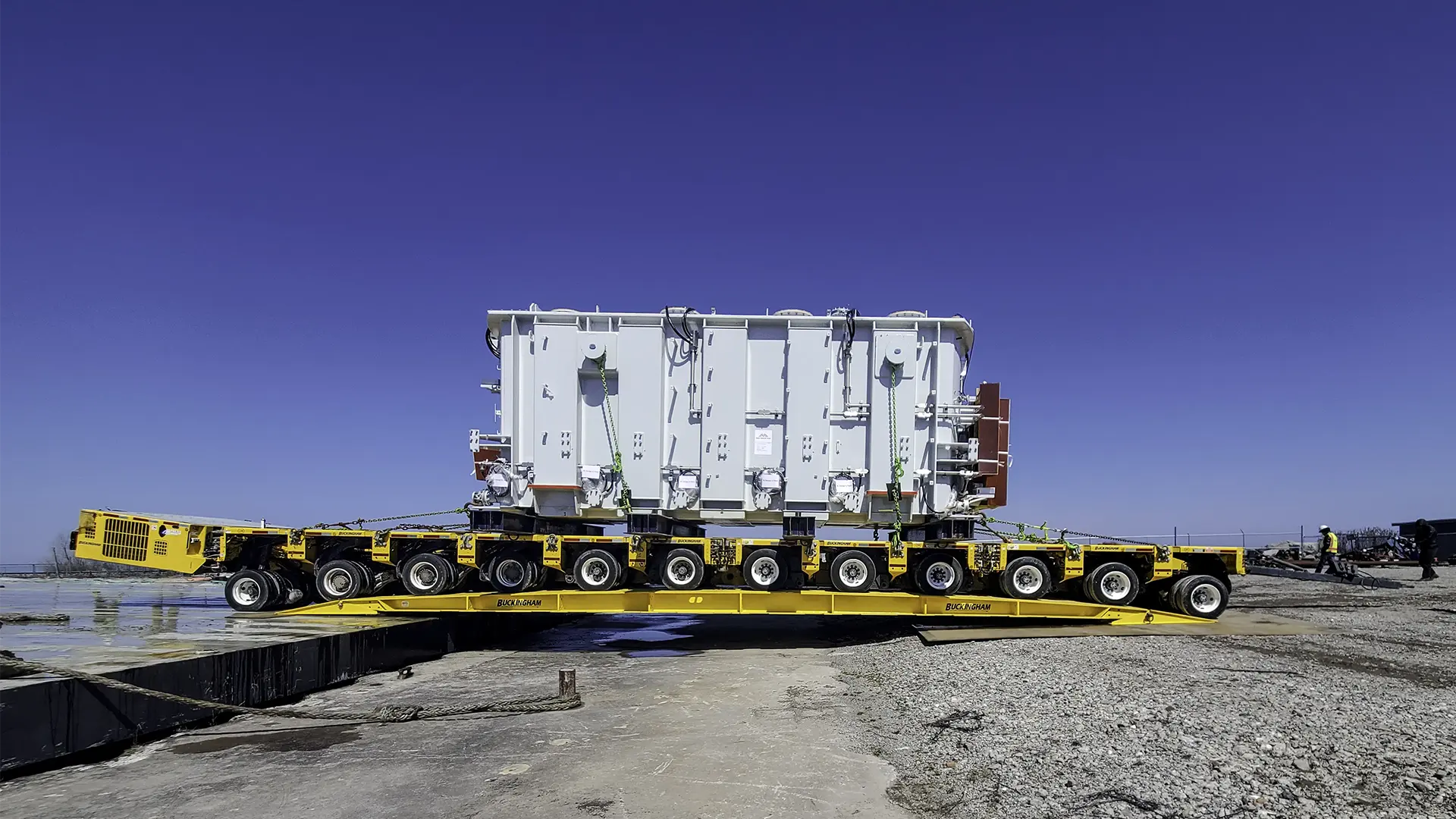Helps crews move heavy and oversized loads safely through various site and route conditions