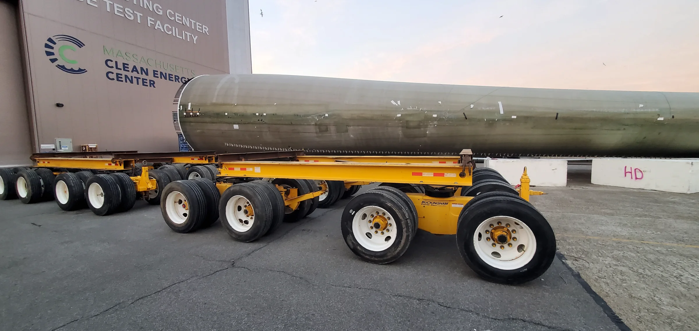 Resists tipping on tall, offset, or long loads
