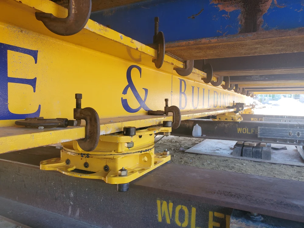 100,000-lb capacity per skate