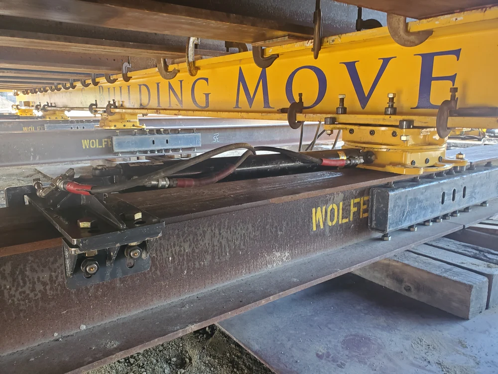 Can be used to push on either X or Y axis
